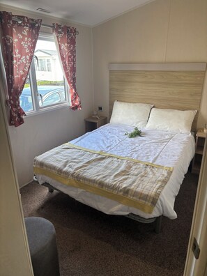 4 Schlafzimmer, Bügeleisen/Bügelbrett, Bettwäsche