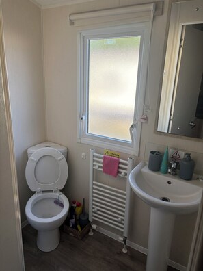 Suihku, saippua, vessapaperi