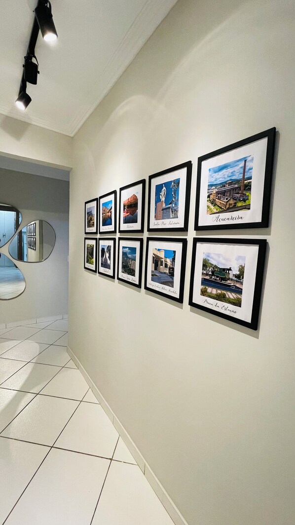 Interior - Apartment with queen bed, smart TV, garage, air and Wi-Fi. Pets allowed (Universitário Governador Valadares)