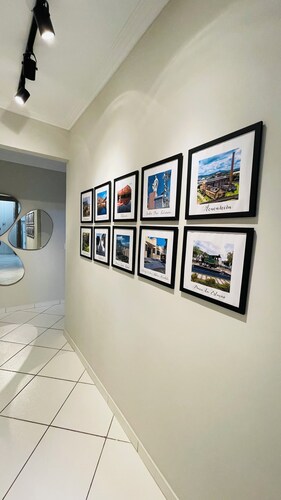 Apartment with queen bed, smart TV, garage, air and Wi-Fi. Pets allowed