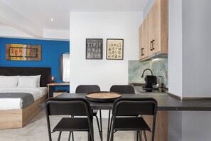 In-room dining - Monastiraki Urban Vista (Athens)