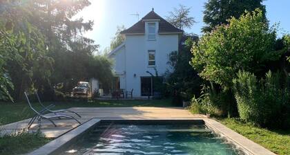 Maison au calme dans village résidentiel. Idéal en famille !