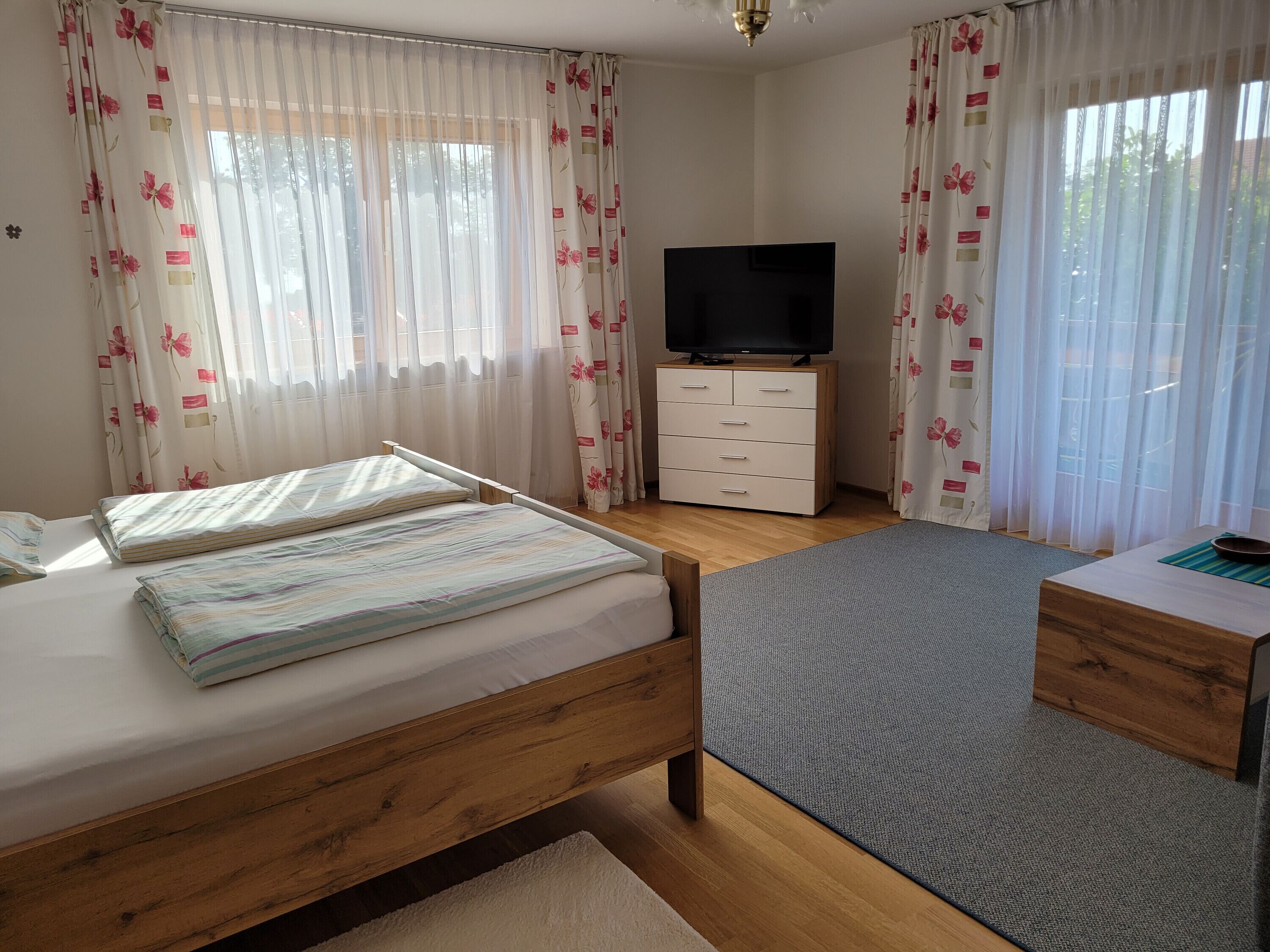 2 Schlafzimmer, Bügeleisen/Bügelbrett, WLAN, Bettwäsche