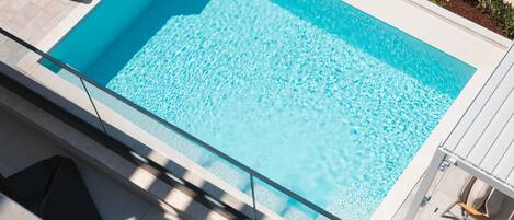 Piscina all'aperto, una piscina riscaldata