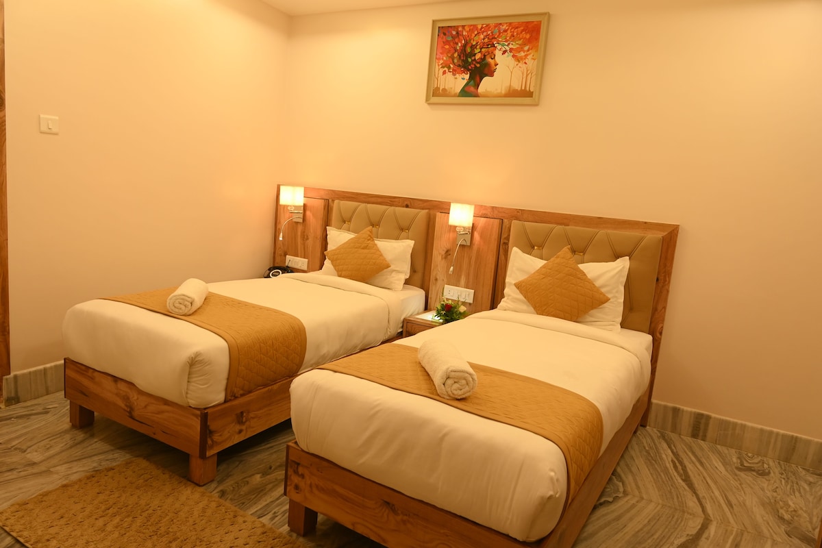 Executive Room | Select Comfort beds, minibar, WiFi (free), bed sheets