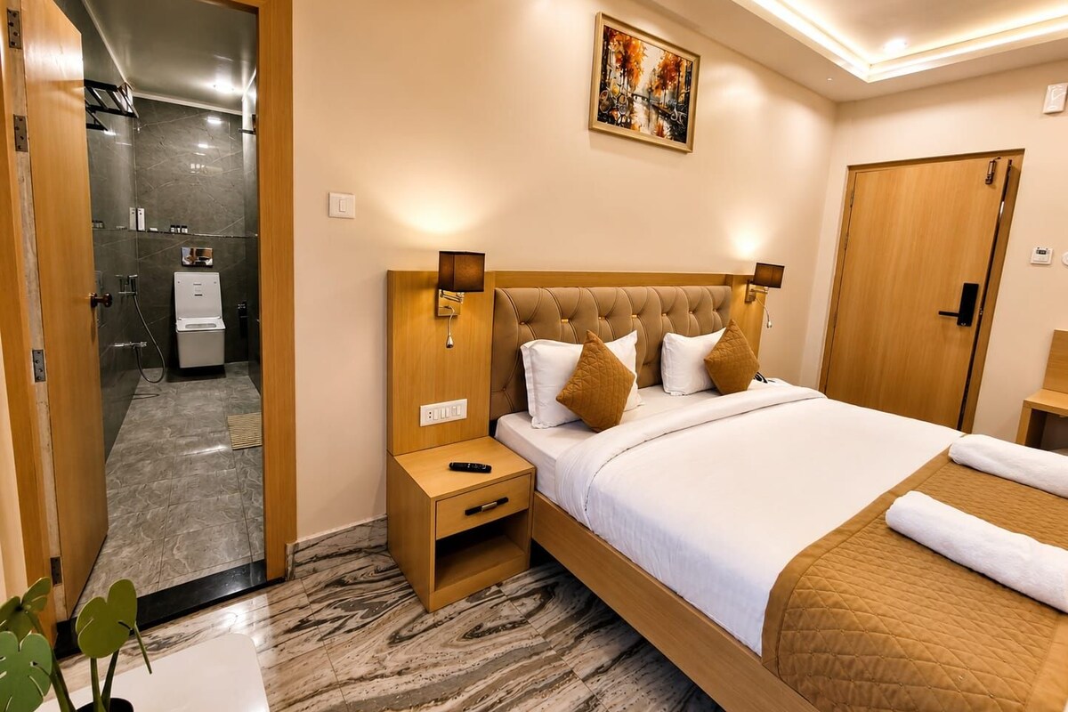 Standard Room | Select Comfort beds, minibar, WiFi (free), bed sheets