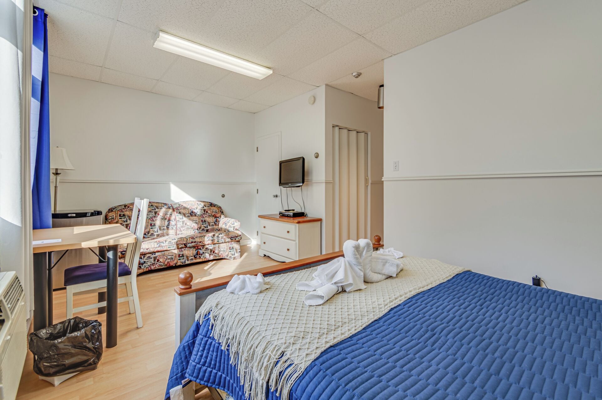 مكتب وواي فاي مجانًا