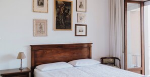 2 soverom, strykejern/-brett, wi-fi og sengetøy