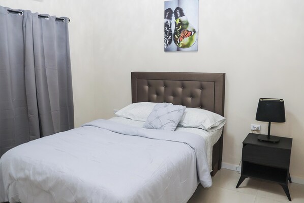 4 chambres, fer et planche à repasser, Wi-Fi, literie fournie