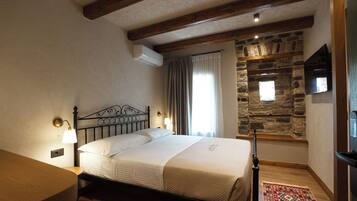 Deluxe Double Room | Free WiFi