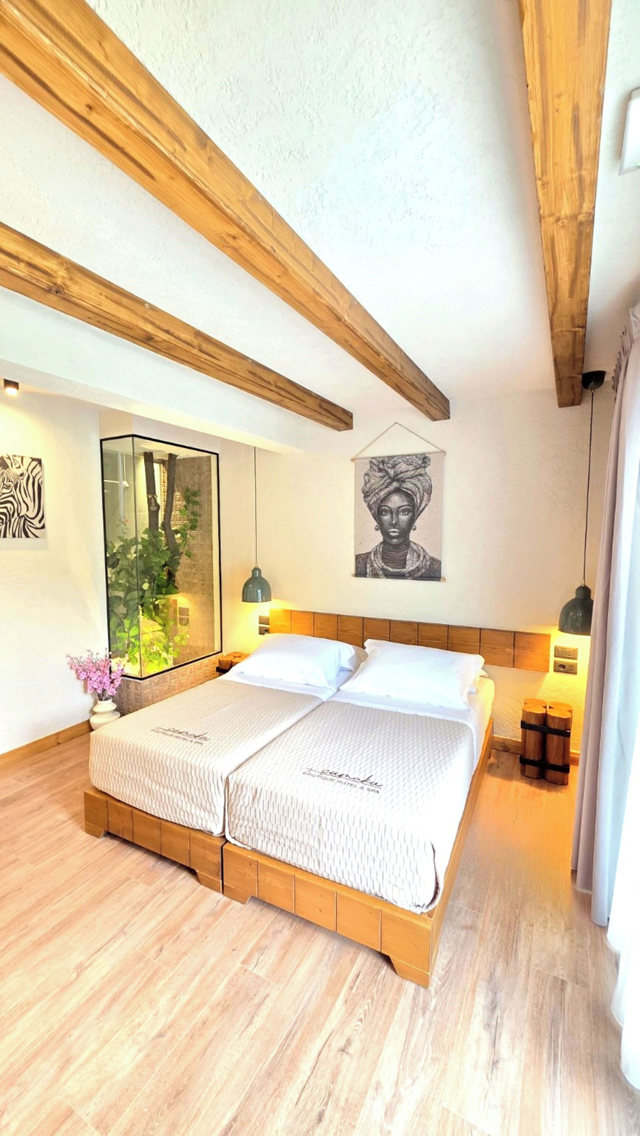 Habitación triple superior, balcón | Wifi gratis 