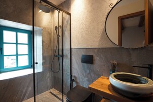Quarto casal luxo | Banheiro | Produtos de toalete grátis, sabonete, shampoo, papel higiênico