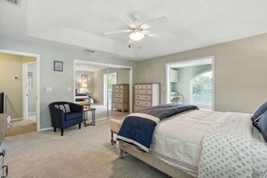 2 bedrooms, desk, WiFi, bed sheets