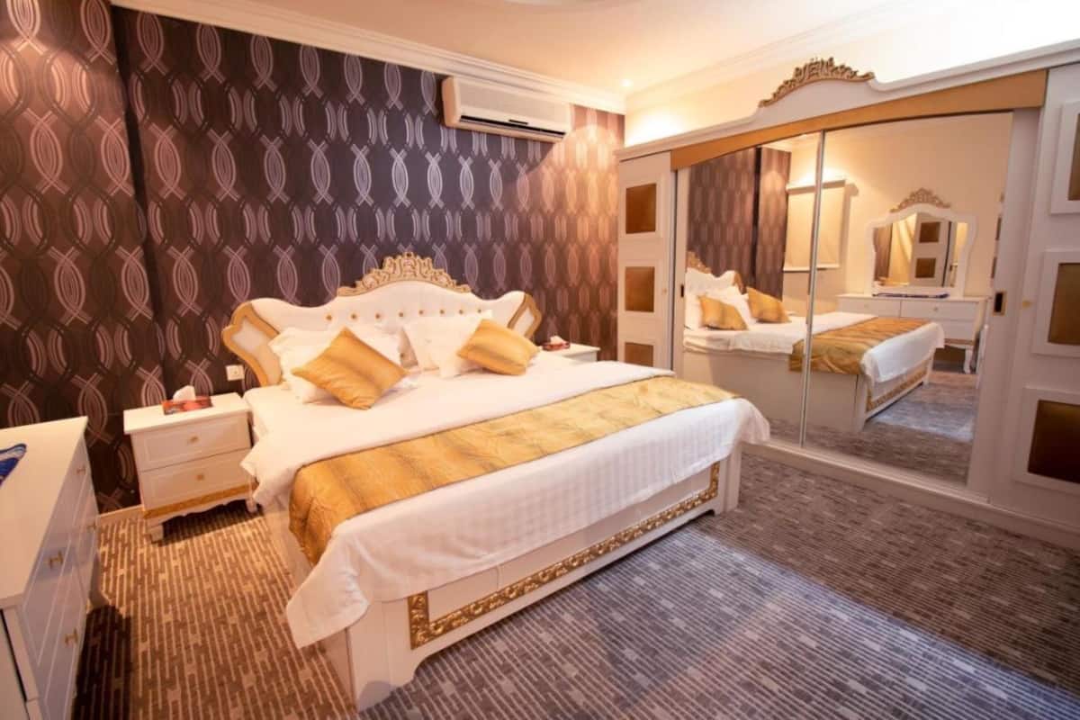 Apartemen | Brankas, tirai kedap cahaya, setrika/meja setrika, dan Wi-Fi gratis