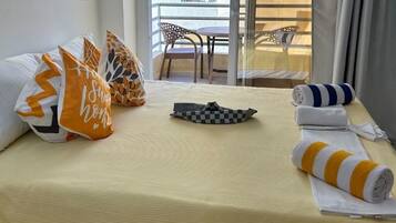 Iron/ironing board, WiFi, bed sheets