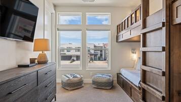 15 chambres, bureau, fer et planche Ă repasser, lit parapluie