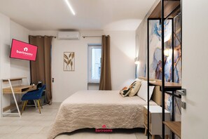 Desk, iron/ironing board, free WiFi - Barirooms - Urban 163 (Bari)