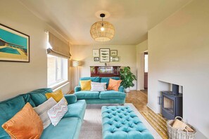 TV, fireplace, books, offices
