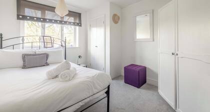 Host & Stay | Meadow Way