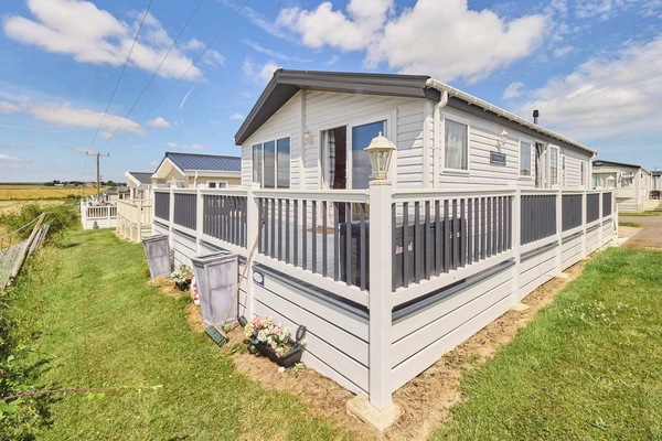 Clearwater Willey Lodge, Leysdown-on-Sea - Host & Stay