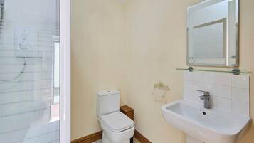 Douche, serviettes fournies