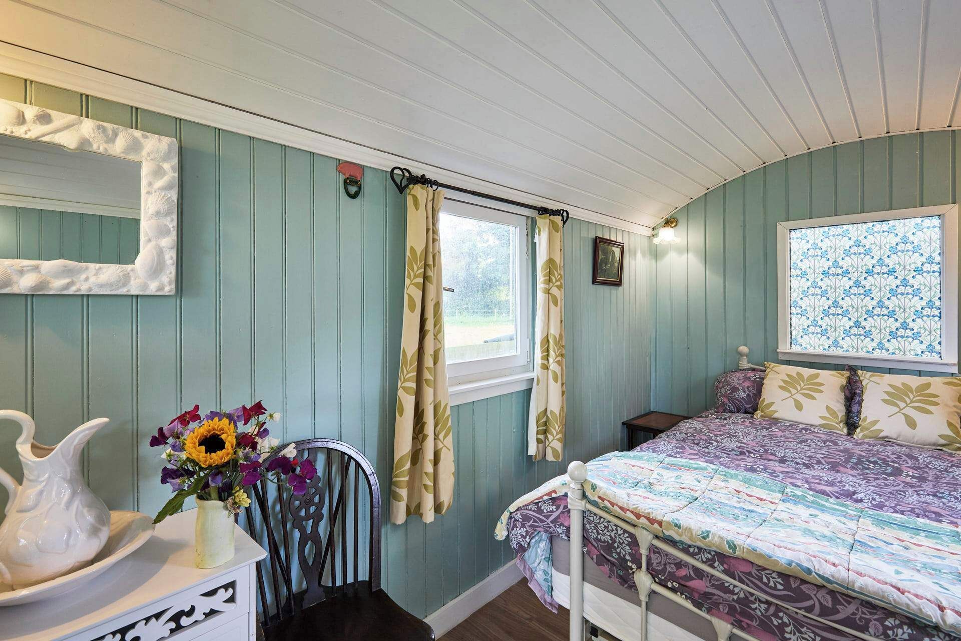 1 bedroom, iron/ironing board, bed sheets