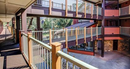 Sawmill Creek Downtown Condo: Ski In, Mountain Comfort