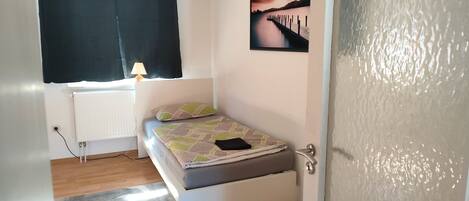 2 bedrooms, WiFi, bed sheets