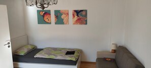 2 bedrooms, WiFi, bed sheets