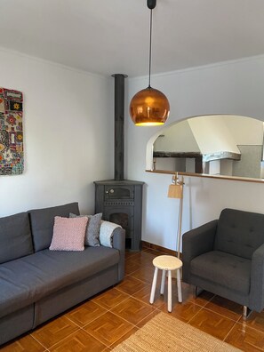 Standard Apartment, Pool View | Living room | Toys - breakfastunderatree (Tomar)