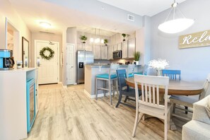 Dining - The Palms of Destin 2107 by Compass Resorts (Destin)