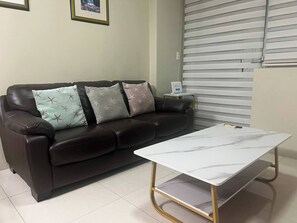 Condo, 1 Bedroom, Accessible, Balcony | Living area