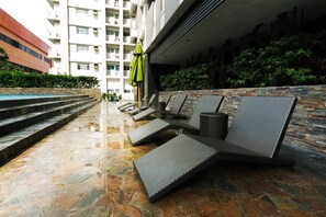 Apartment, 1 Bedroom, Balcony, City View | Sun deck - Flat Eshra - Cozy & Bright 1-br (Makati)