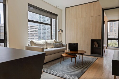Sosuite Corner 1bed Apt w Roof Deck, Gym, Laundry
