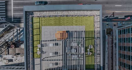 Sosuite Corner 1bed Apt w Roof Deck, Gym, Laundry