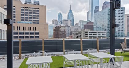 Sosuite Corner 1bed Apt w Roof Deck, Gym, Laundry