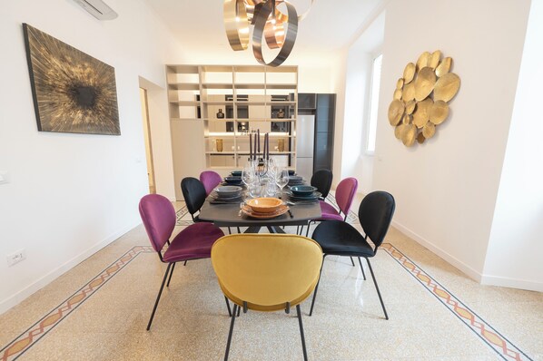 Living area - Splendor Eternal 3BR Apartment (Rome)