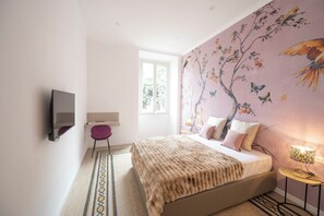 Deluxe Condo | In-room safe, iron/ironing board, free WiFi - Splendor Eternal 3BR Apartment  (Rome)