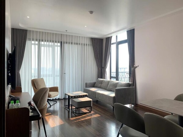 Classic Double Room Single Use, City View | Desk, free WiFi