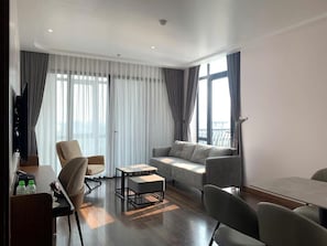Habitación doble clásica de uso individual, vista a la ciudad | Escritorio y wifi gratis
