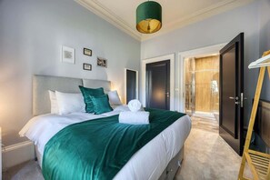 5 Schlafzimmer, Bügeleisen/Bügelbrett, WLAN, Bettwäsche