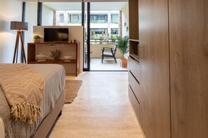 In-room safe, iron/ironing board, travel crib, free WiFi