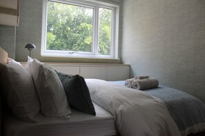 2 bedrooms, free WiFi, bed sheets - Leeds Urban Retreat - Modern 2 bed Apartment (Leeds)