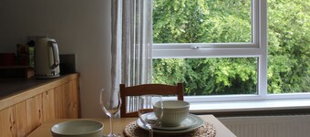 Leeds Urban Retreat - Modern 2 bed Apartment