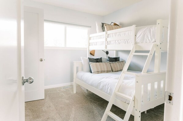 4 bedrooms, iron/ironing board, travel cot, free WiFi