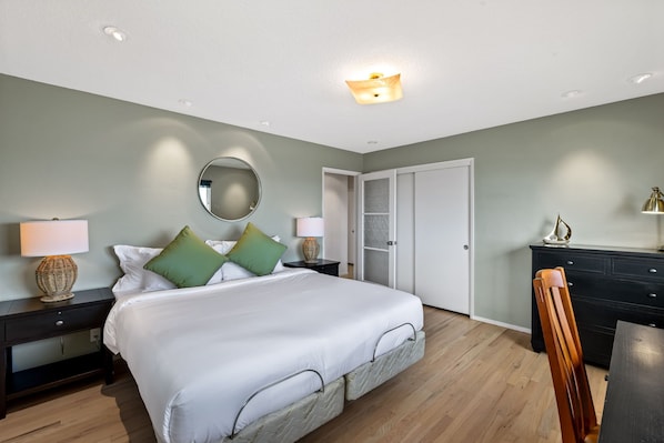 3 bedrooms, desk, iron/ironing board, free WiFi