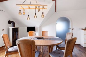 Dining - Apartment 'Lufs Loft' with Mountain View, Shared Garden and Wi-Fi (Ühlingen-Birkendorf)