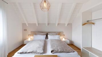 3 bedrooms, WiFi, bed sheets