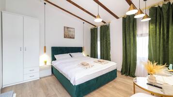 Superior tweepersoonskamer, uitzicht op stad | Geluiddichte muren, gratis wifi