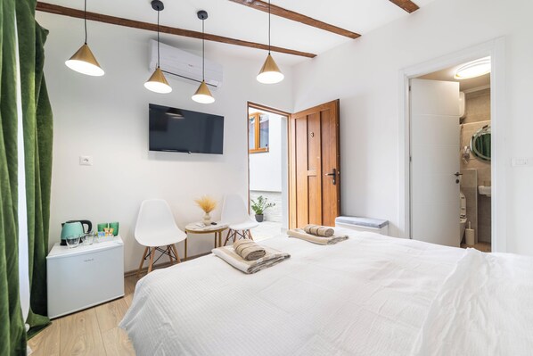 Superior Double Room, City View | Soundproofing, free WiFi